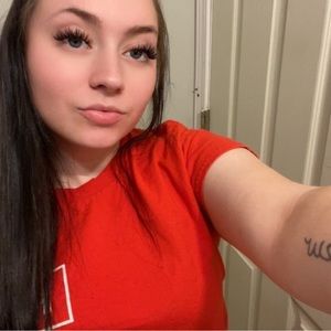 Meet your Posher, Maegan